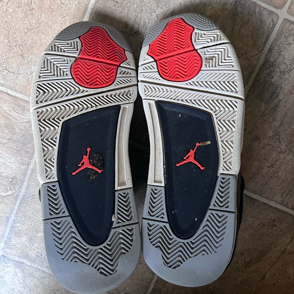 Jordan 4 Retro Infared - Picture 6 of 8